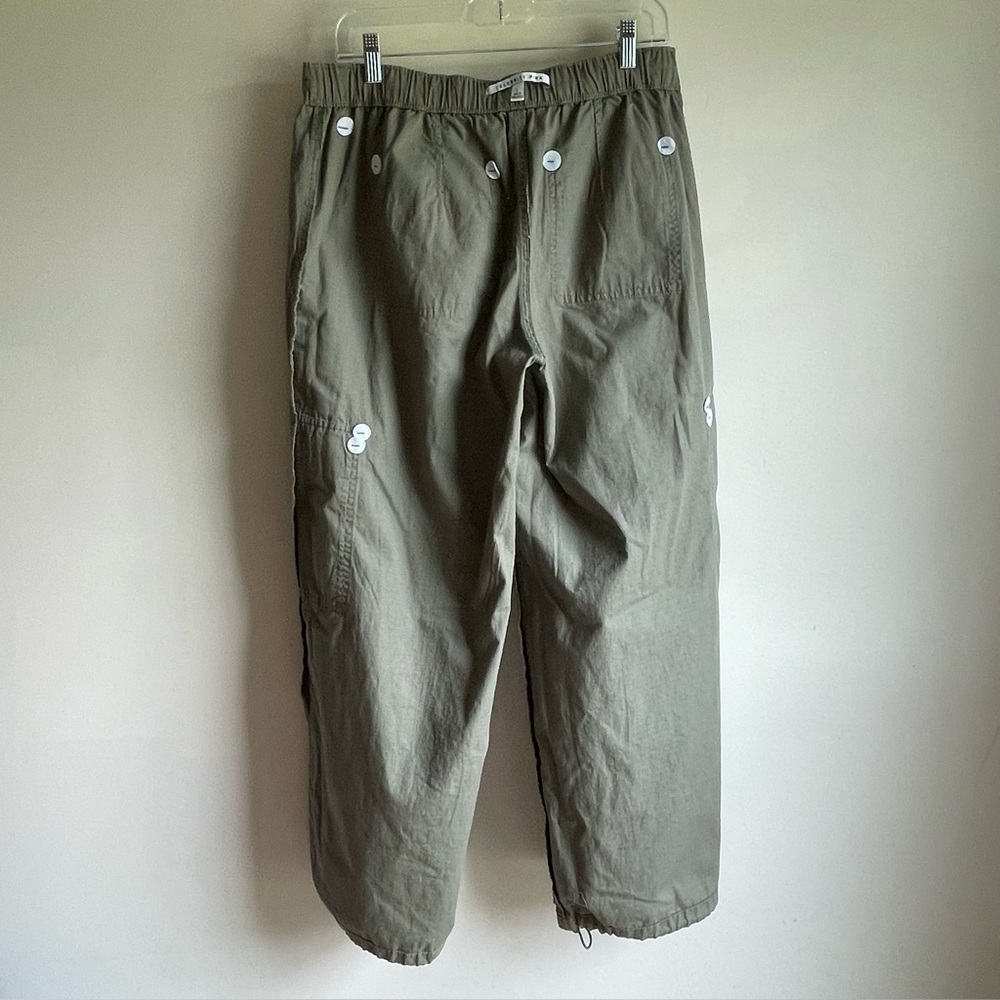 Celebrity Pink Pants
Womens Size L  Parachute Wide Leg Cargo Ripstop
Green NWOT - Picture 10 of 16